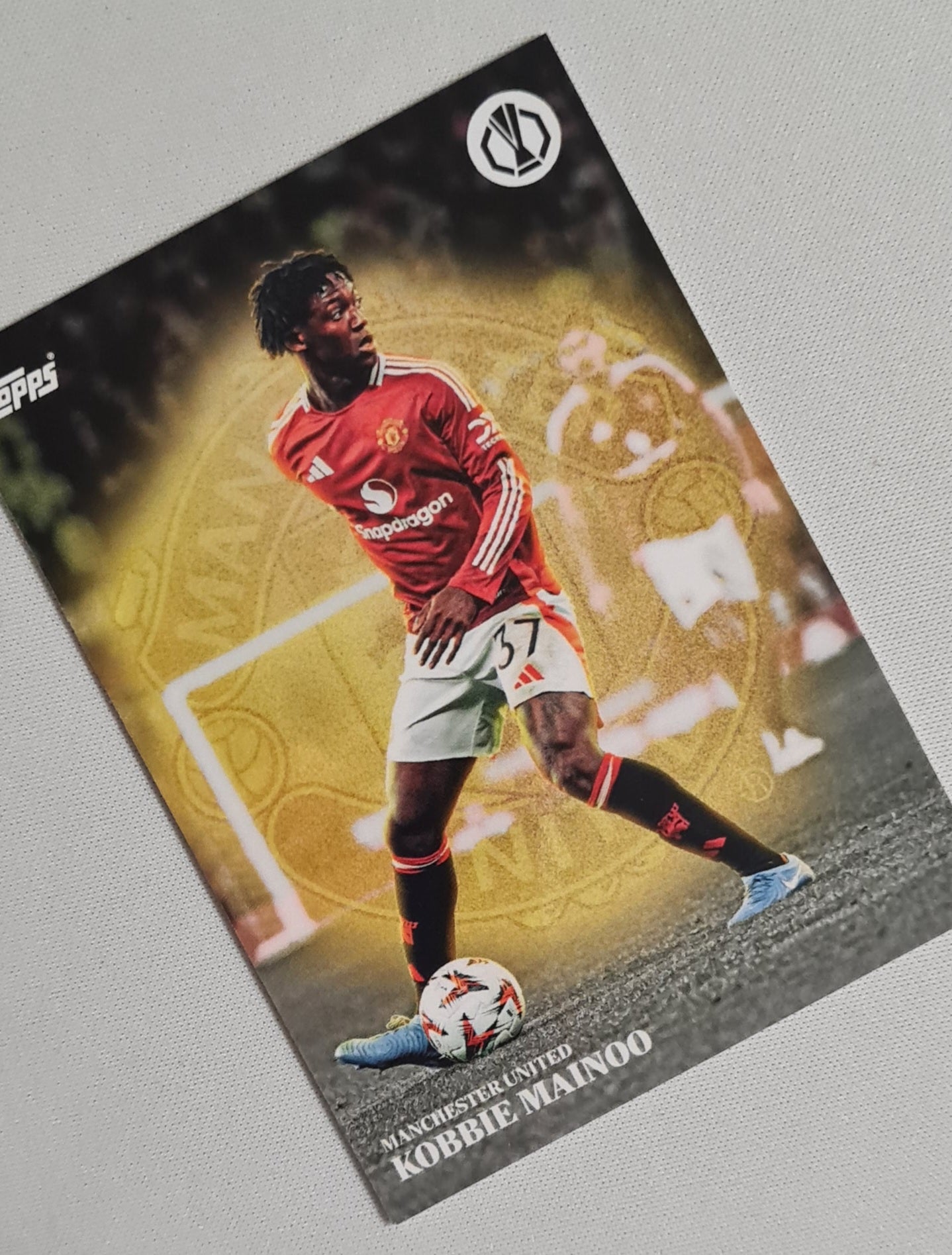Kobbie Mainoo - 2025 Topps Simplicidad Manchester United