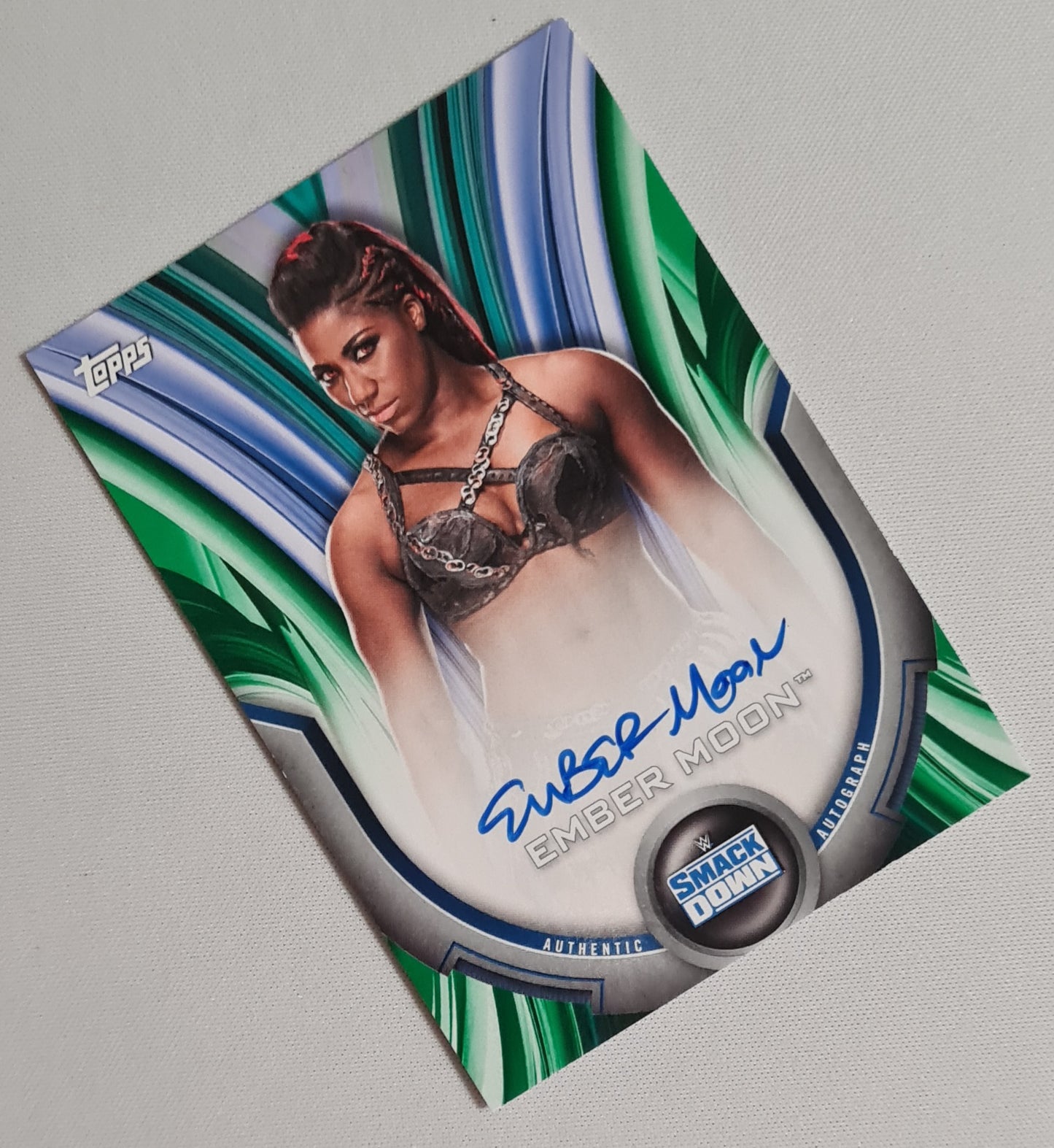 Ember Moon - 2020 Topps Chrome WWE Wrestling Smack Down #A-EM /75 ON CARD AUTO