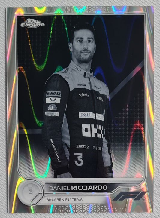 Daniel Ricciardo - 2022 Topps Chrome F1 Blank and White Raywave #37