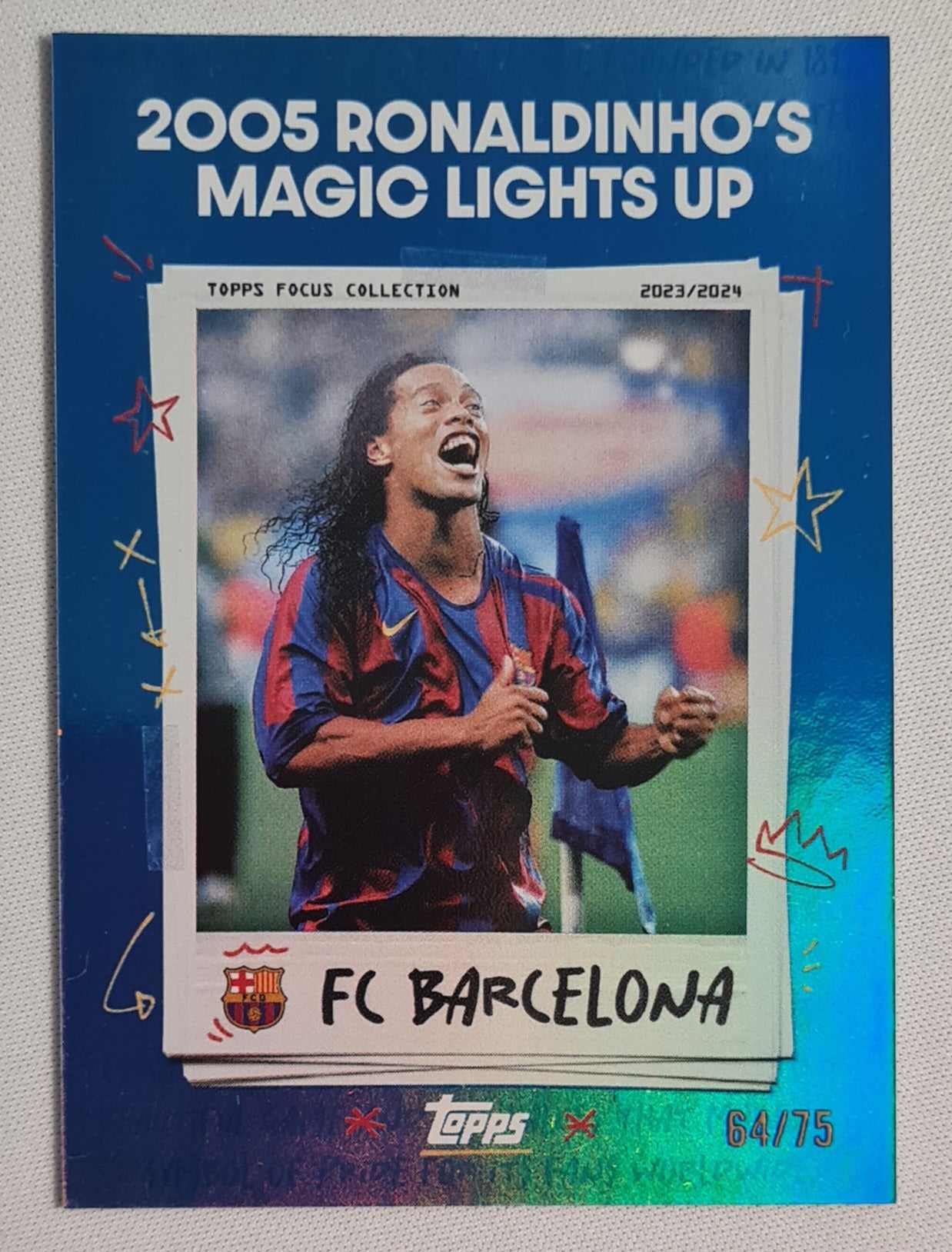 Ronaldinho - 2023/24 Topps Focus FC Barcelona Ronaldinho's Magic Lights Up Blue Rainbow /75